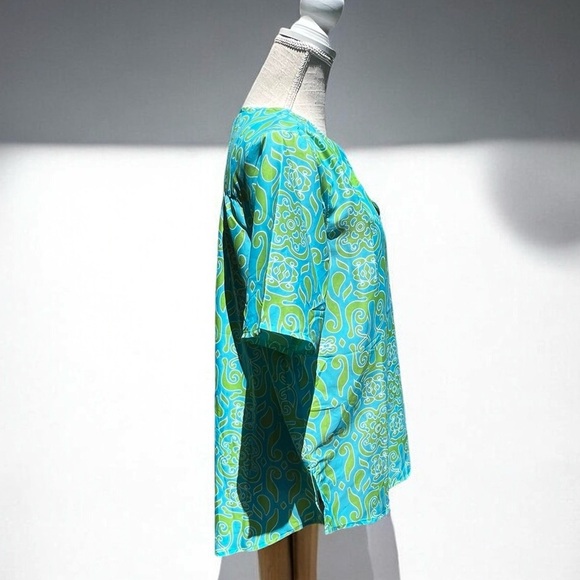 🌻 NEW w/tag Buckhead Betties Camden Ct. Green Turquoise Split Neck Top Blouse L - Picture 4 of 10